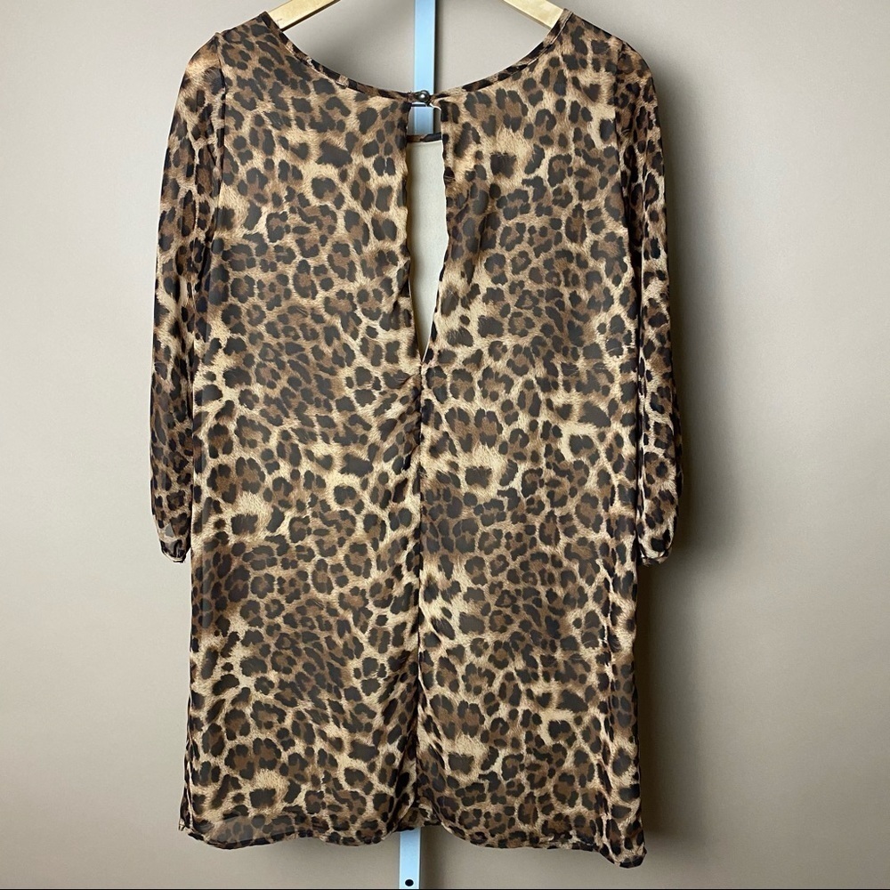Women’s Medium Leopard Print Scrunched Slit Back Top Animal Print - Picture 2 of 11